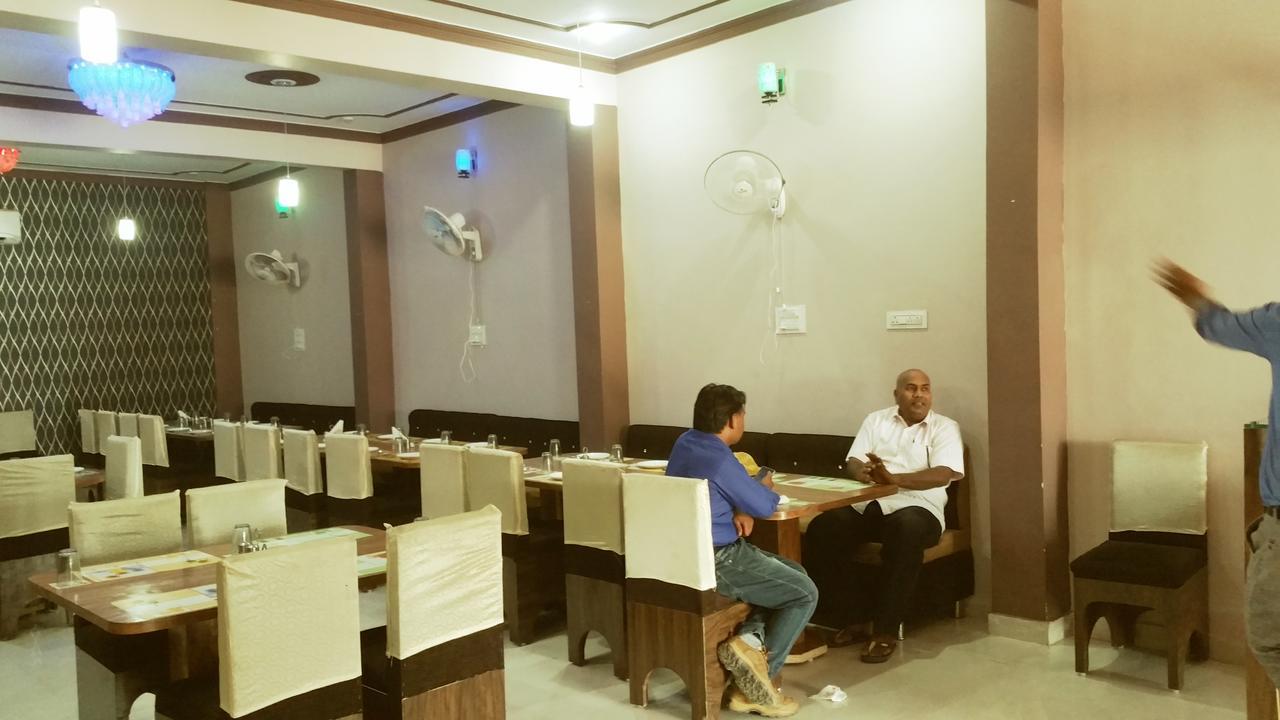 The Royal Hotel Chhatarpur Dış mekan fotoğraf